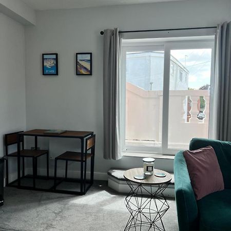 Bright, First Floor, One Bedroom Flat In Wimborne Wimborne Minster Exterior foto