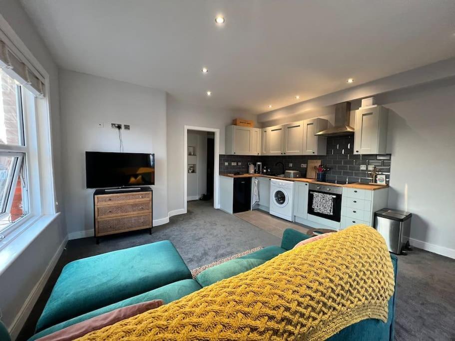 Bright, First Floor, One Bedroom Flat In Wimborne Wimborne Minster Exterior foto